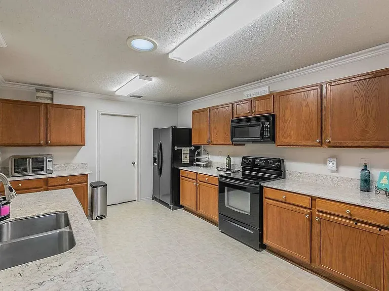 4028 Irish Setter Dr — Photo 7