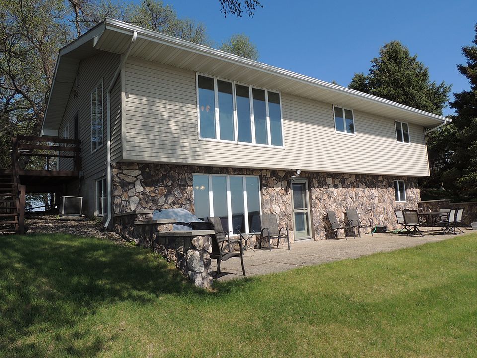 2nd image of 1432 S Lake Dr