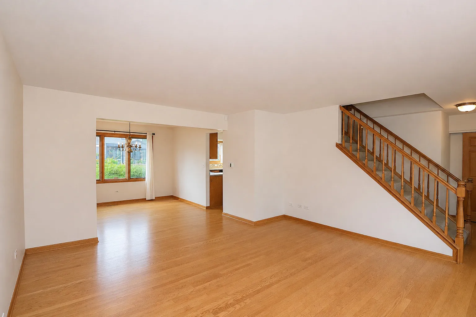 4 bed, 4.0 bath, 2351 sqft, $3,500 — Photo 4