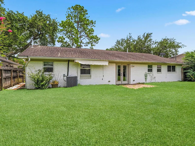 11102 Endicott Ln — Photo 28