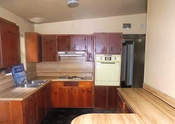 5th image of 2434 Townsend Blvd