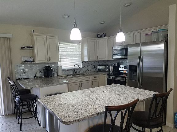 2nd image of 1704 SW 30th St