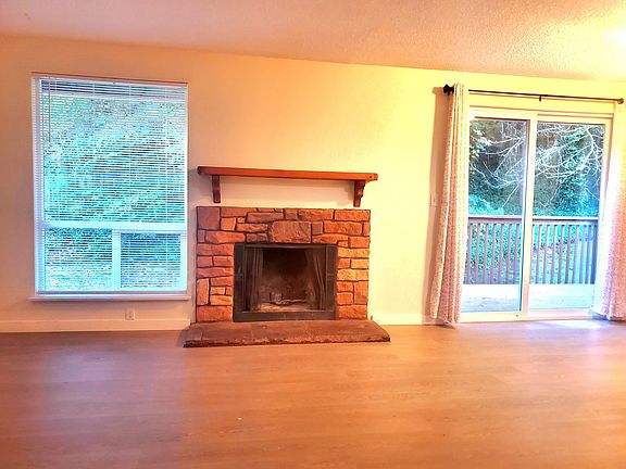 3rd image of 12317 118th Avenue Ct E APT D