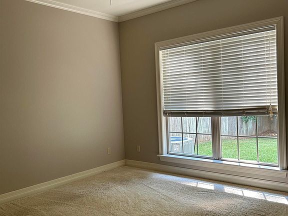 4th image of 2211 Arabella St