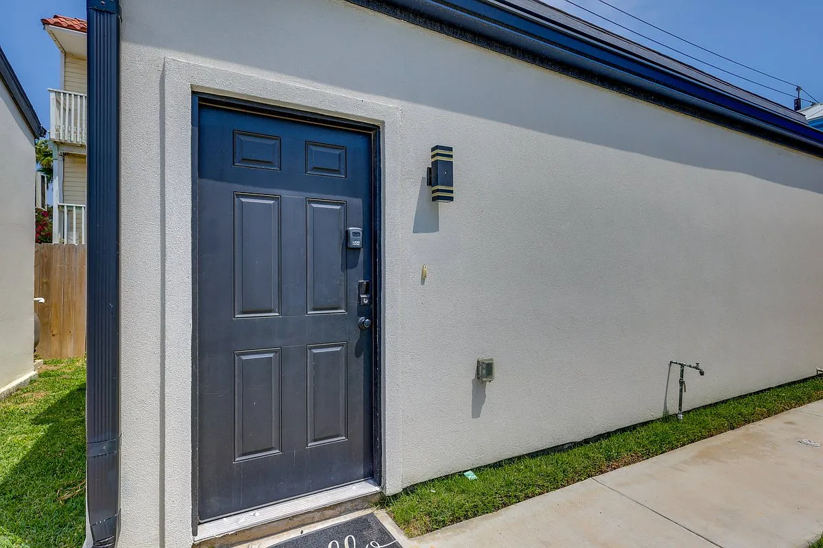 1 bed, $2,135 — Photo 4