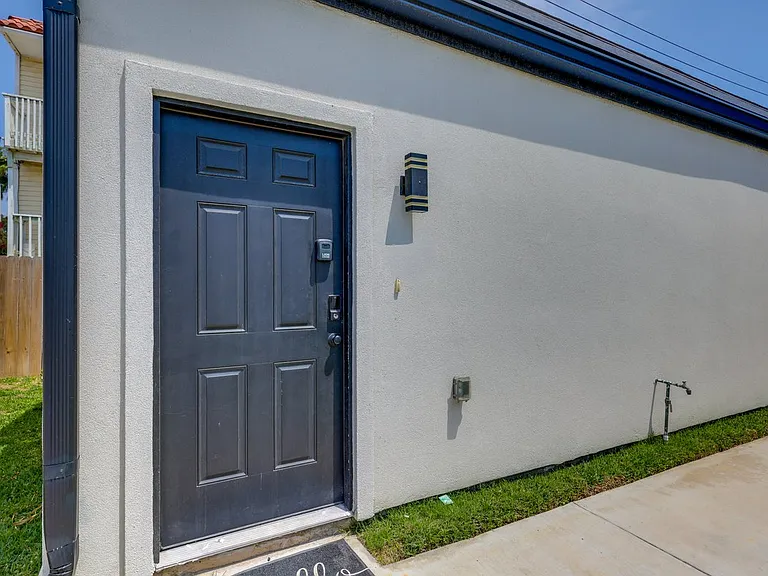 W Corral St — Photo 4
