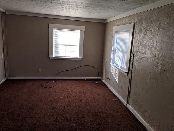 5th image of 3927 Larkspur Dr