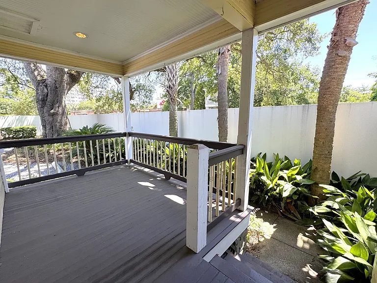 808 Dauphin St #C — Photo 4