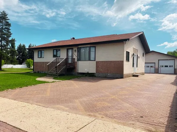1005 W 15th St, Wainwright, AB T9W 1E4