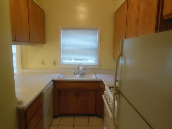 5th image of 2221 22nd St APT C
