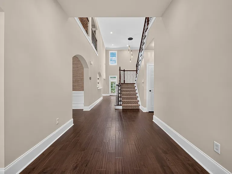 415 Wembley Cir — Photo 12