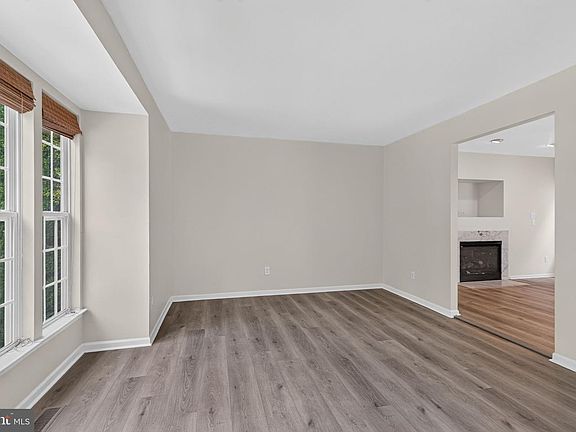 4th image of 19225 Wheatfield Dr