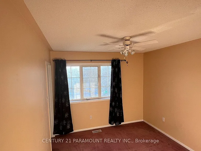 34 Jewel Cres — Photo 13