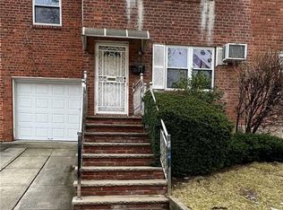 7639 Vleigh Pl, Flushing, NY 11367