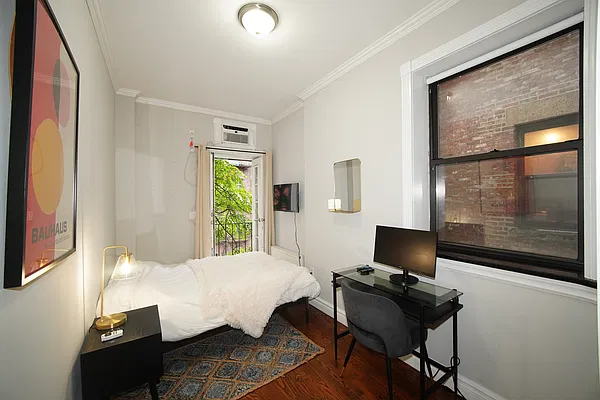 Bedroom, photo 2