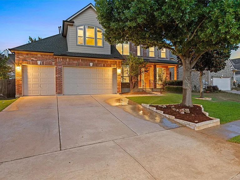 1604 Tahoka Daisy Dr — Photo 2