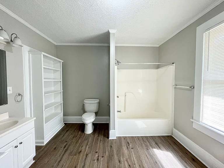 1504 Charlton St — Photo 16