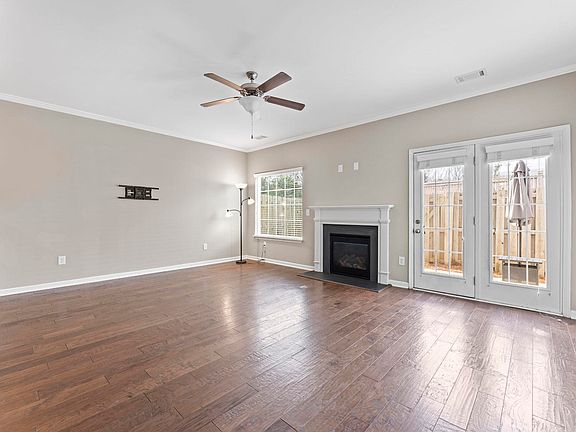 4th image of 185 Shady Grove Dr
