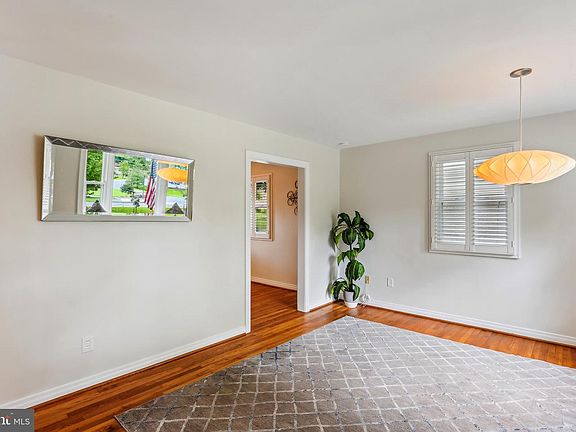 4th image of 4921 Strathmore Ave