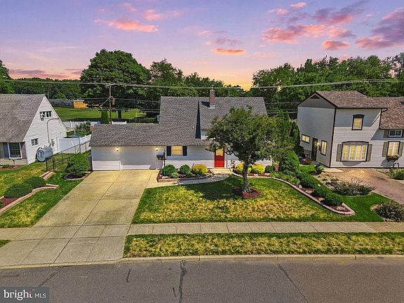 2nd image of 281 Northpark Dr