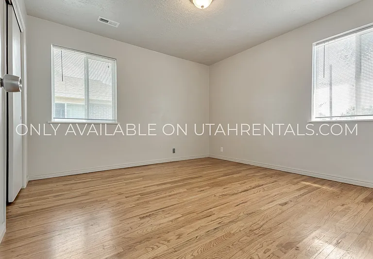 322 E Robert Ave #1 — Photo 10