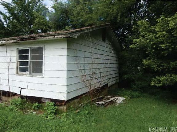 3rd image of 405 E 4th St