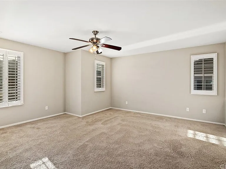 46945 Peach Tree St — Photo 14