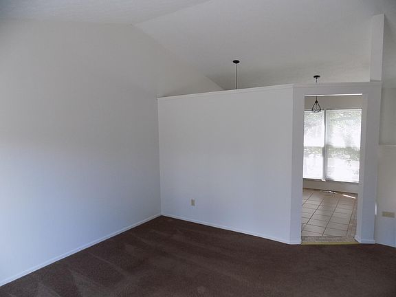 4th image of 2330 Shirlene Dr