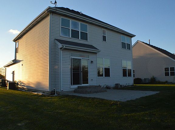 4th image of 3906 Stockton Dr