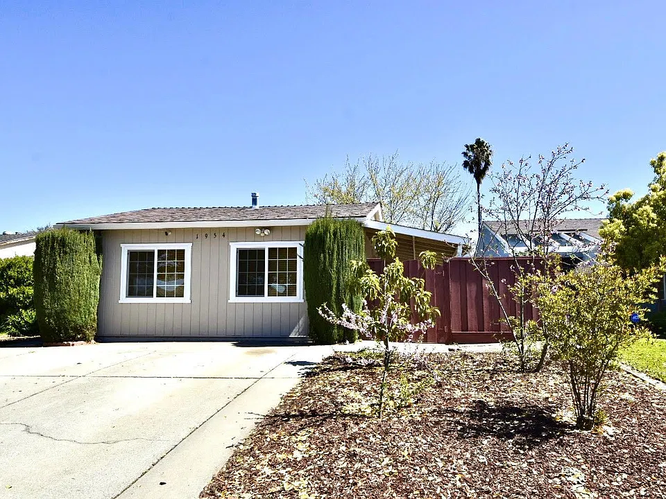 1954 Loch Ness Way