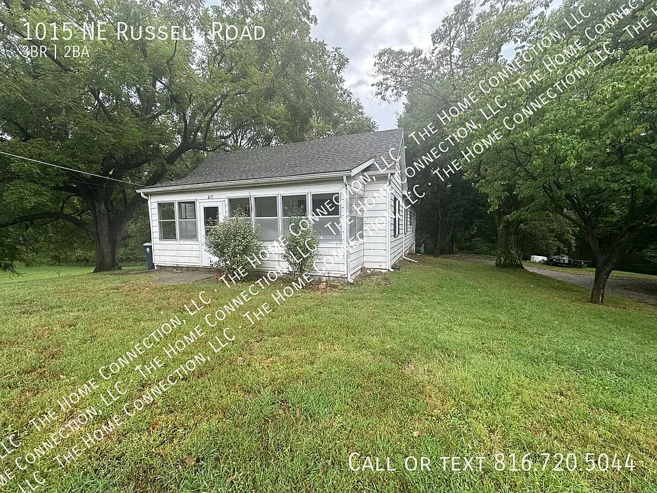 1015 NE Russell Rd