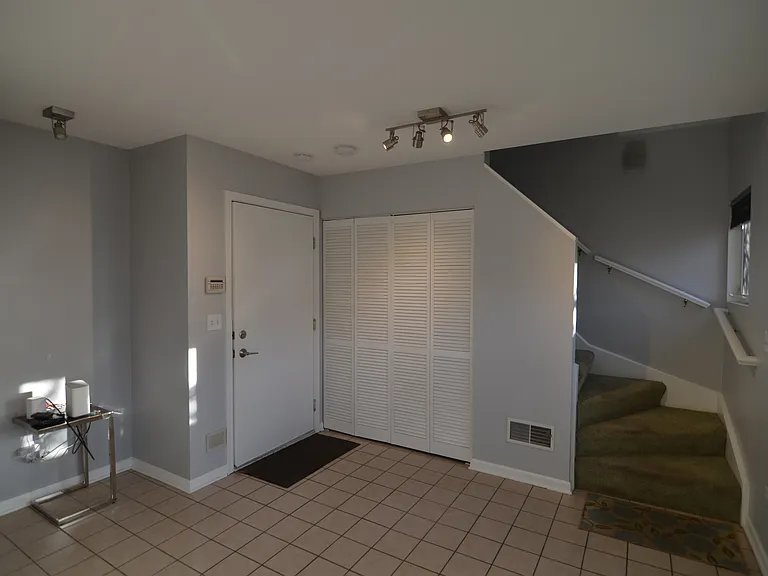 4851 N Pulaski Rd — Photo 2