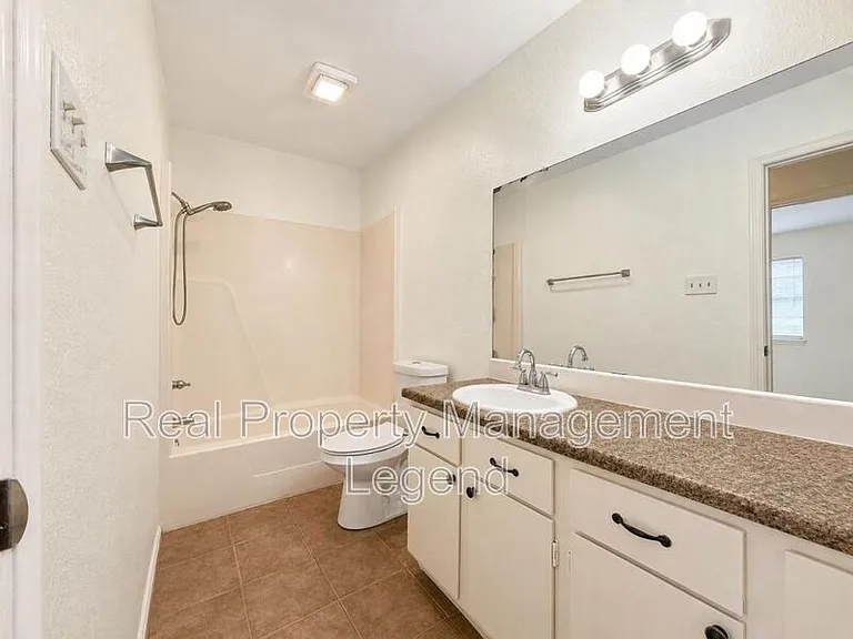 112 Oak Hill Dr #OAK HILL DR 112 — Photo 10