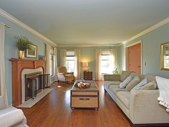 4th image of 683 Bennettwoods Ct