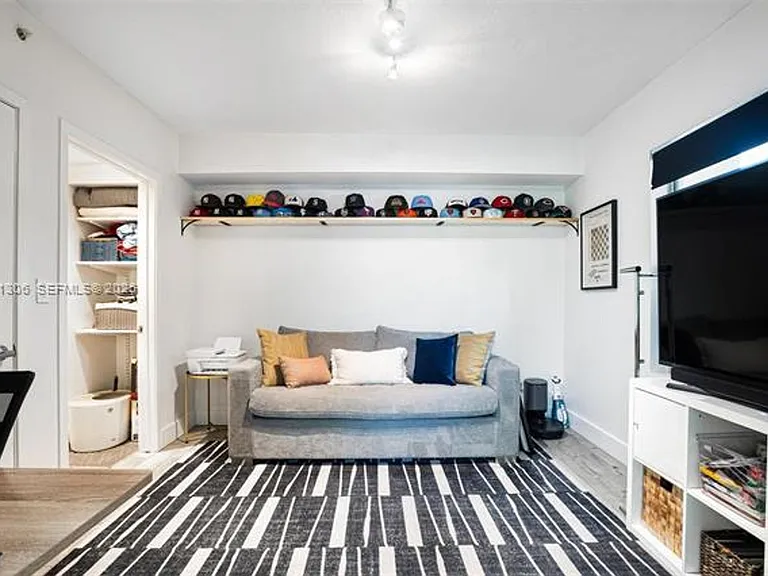 245 Michigan Ave #5-LG — Photo 18