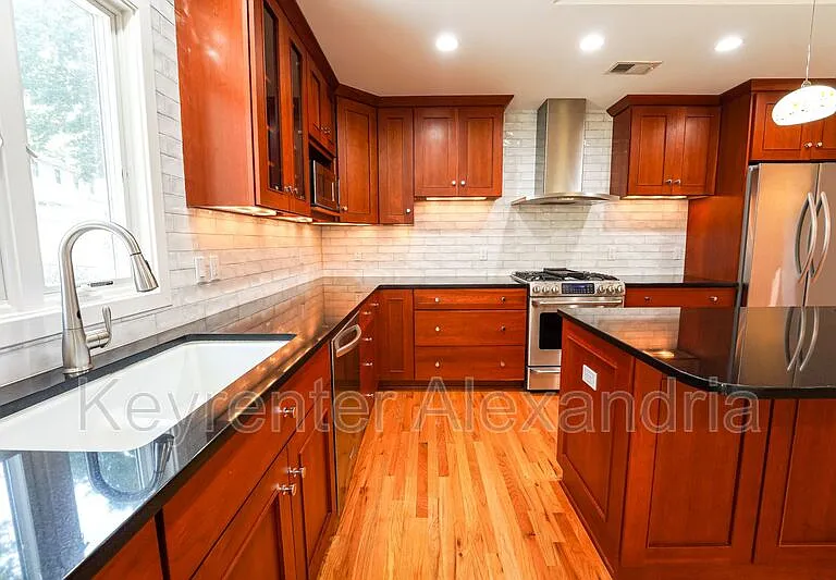 906 Neal Dr — Photo 11
