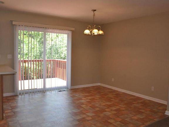 5th image of 110 Olivia Ln