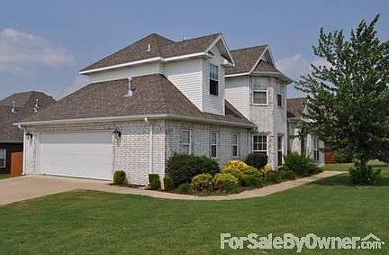2nd image of 128 W Rosemeade Dr