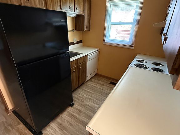 5th image of 2407 W Jackson St #B