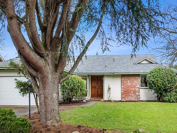 2nd image of 16432 NE 21st Pl