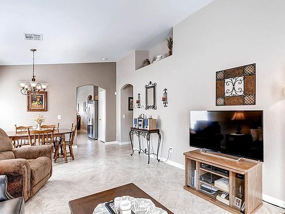 5th image of 5052 Perrone Ave