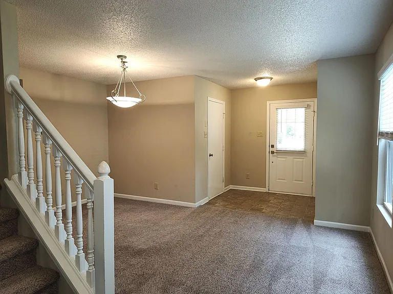 2038 Dunsmore Ln — Photo 9