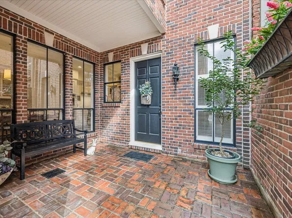 4832 Post Oak Timber Dr, Houston, TX 77056