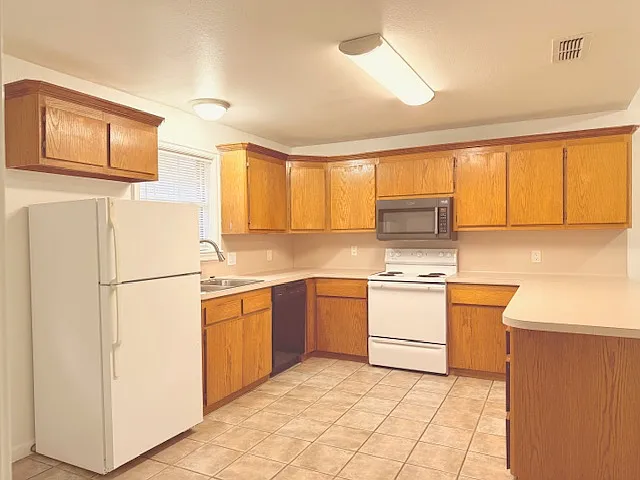 918 Andrews St #918 — Photo 7