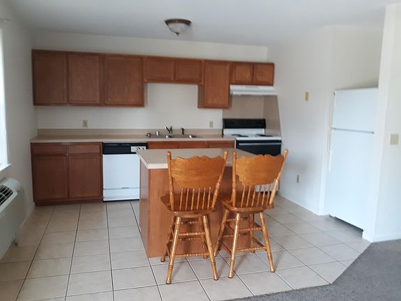 3rd image of 1706 Brooklyn Dr APT A