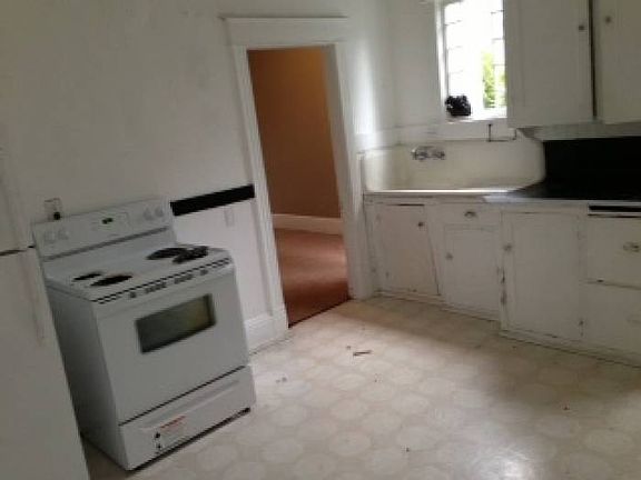 3rd image of 718 Yakima Ave APT 1