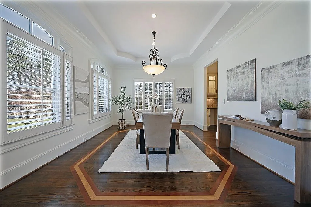 7 bed, 7.5 bath, 8271 sqft, $8,000 — Photo 4