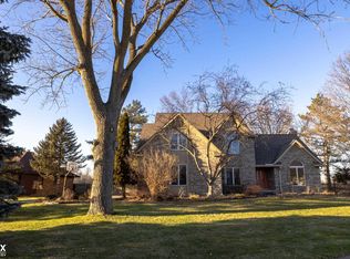 6485 Hickory Hollow Ct, Flint, MI 48532