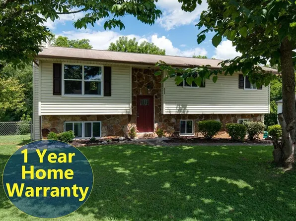 7712 S Whispering Oak Cir, Powell, TN 37849