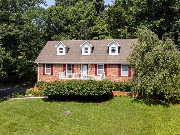 2nd image of 975 Cordell Hull Dr